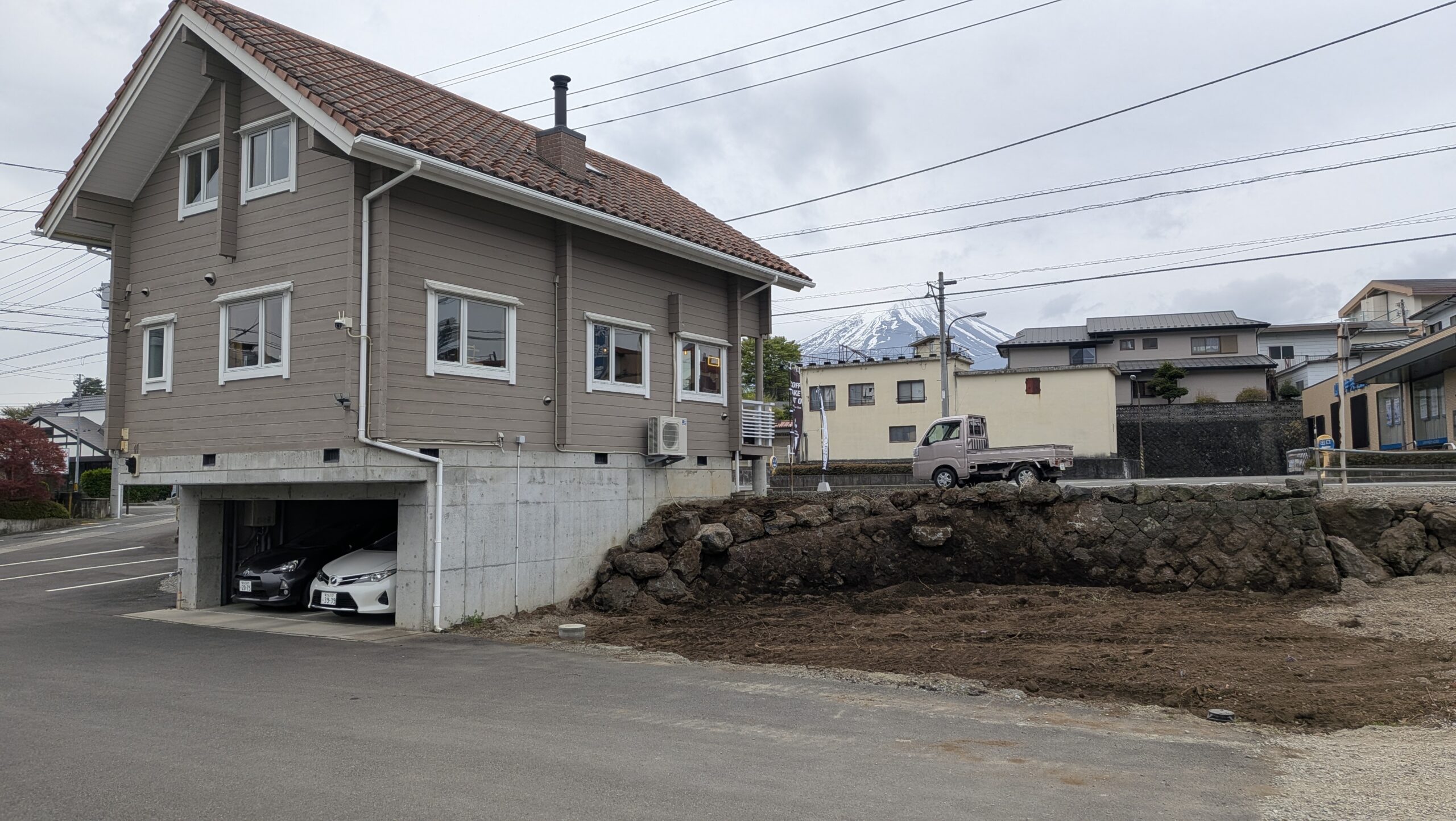 併設カフェ横の外構工事につきまして